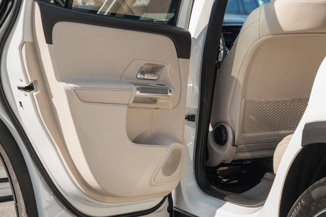 Used 2022 Mercedes-Benz GLB 250 4MATIC image 37