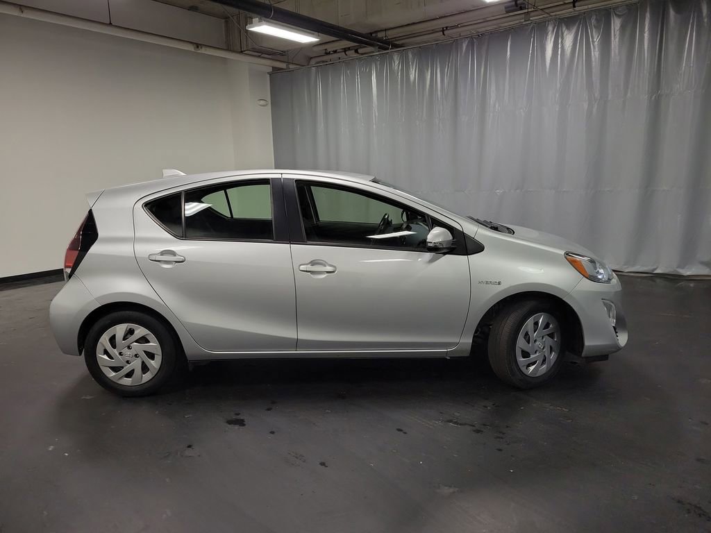 Used 2016 Toyota Prius C Two image 9