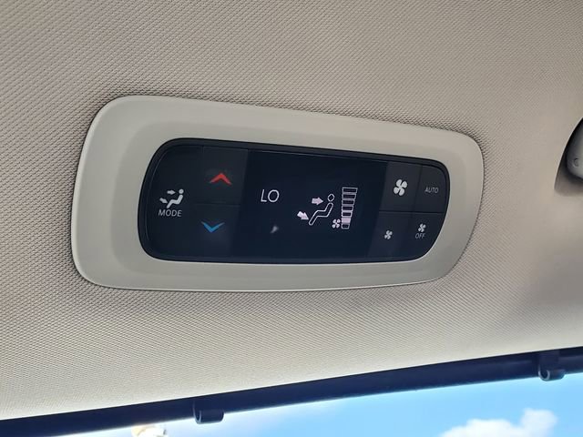 Certified 2024 Chrysler Pacifica Touring-L image 22