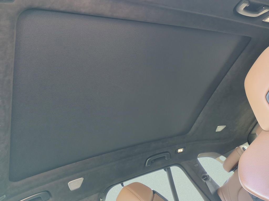 Used 2021 BMW X5 M w/ Executive Package image 19