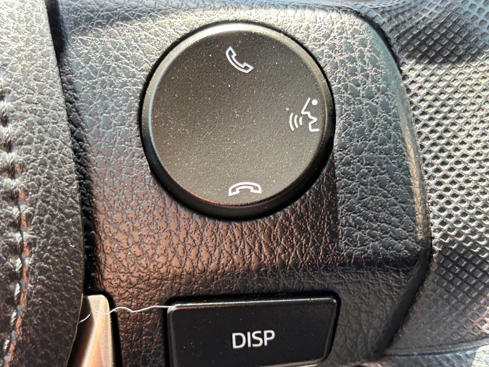 Used 2016 Toyota RAV4 LE AWD/4WD image 18