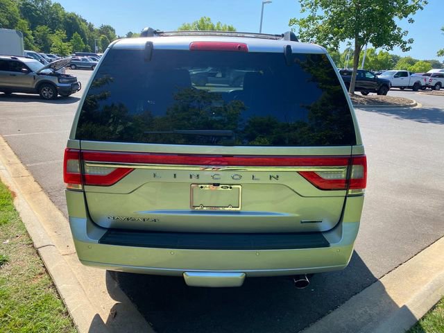 Used 2016 Lincoln Navigator Select RWD image 30