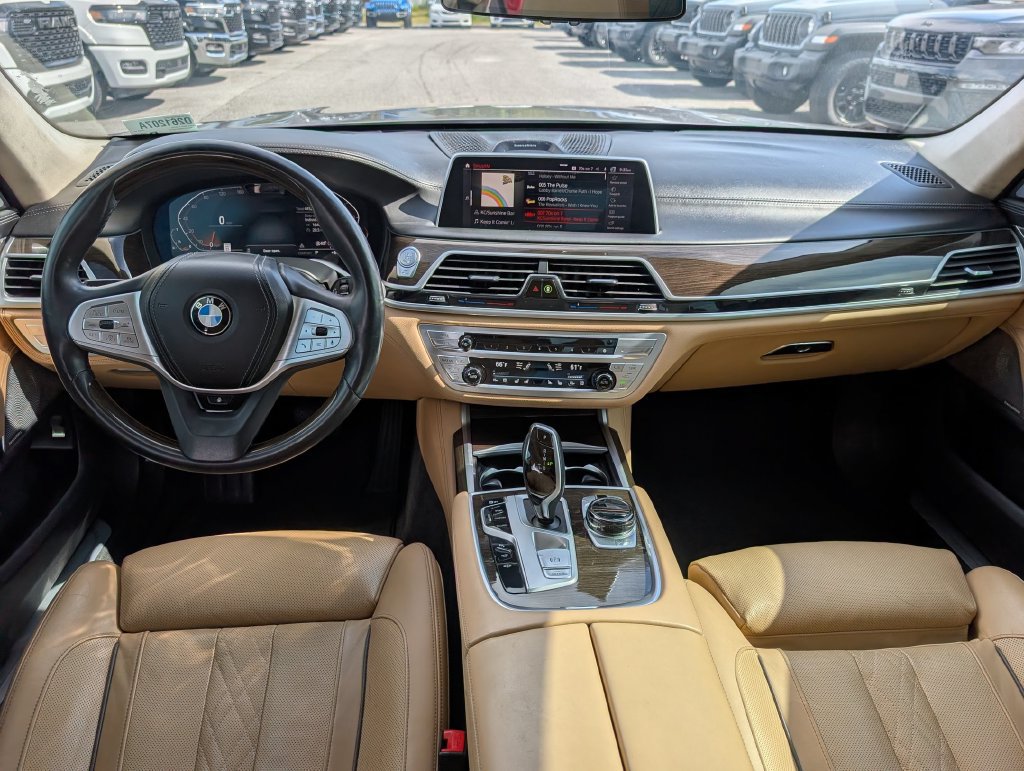 Used 2021 BMW 750i xDrive w/ Executive Package AWD/4WD image 22