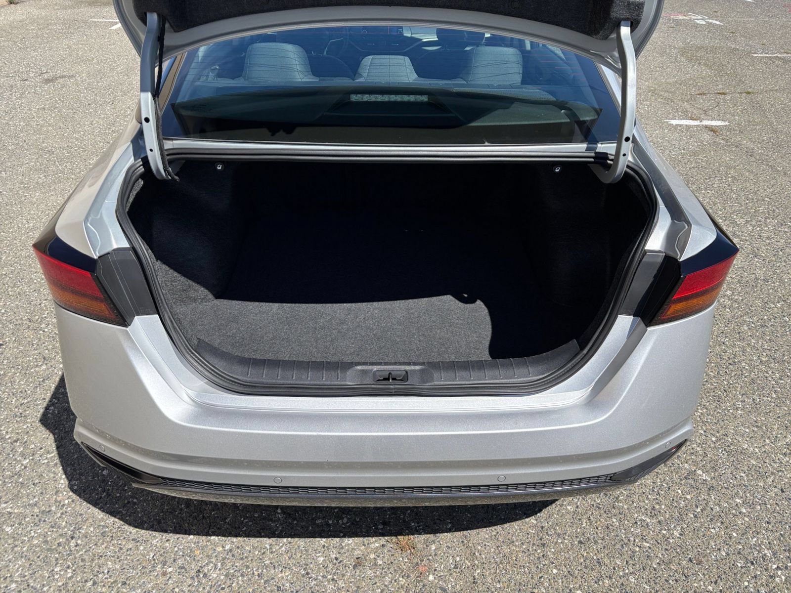 Used 2026 Nissan Altima 2.5 SV FWD image 26