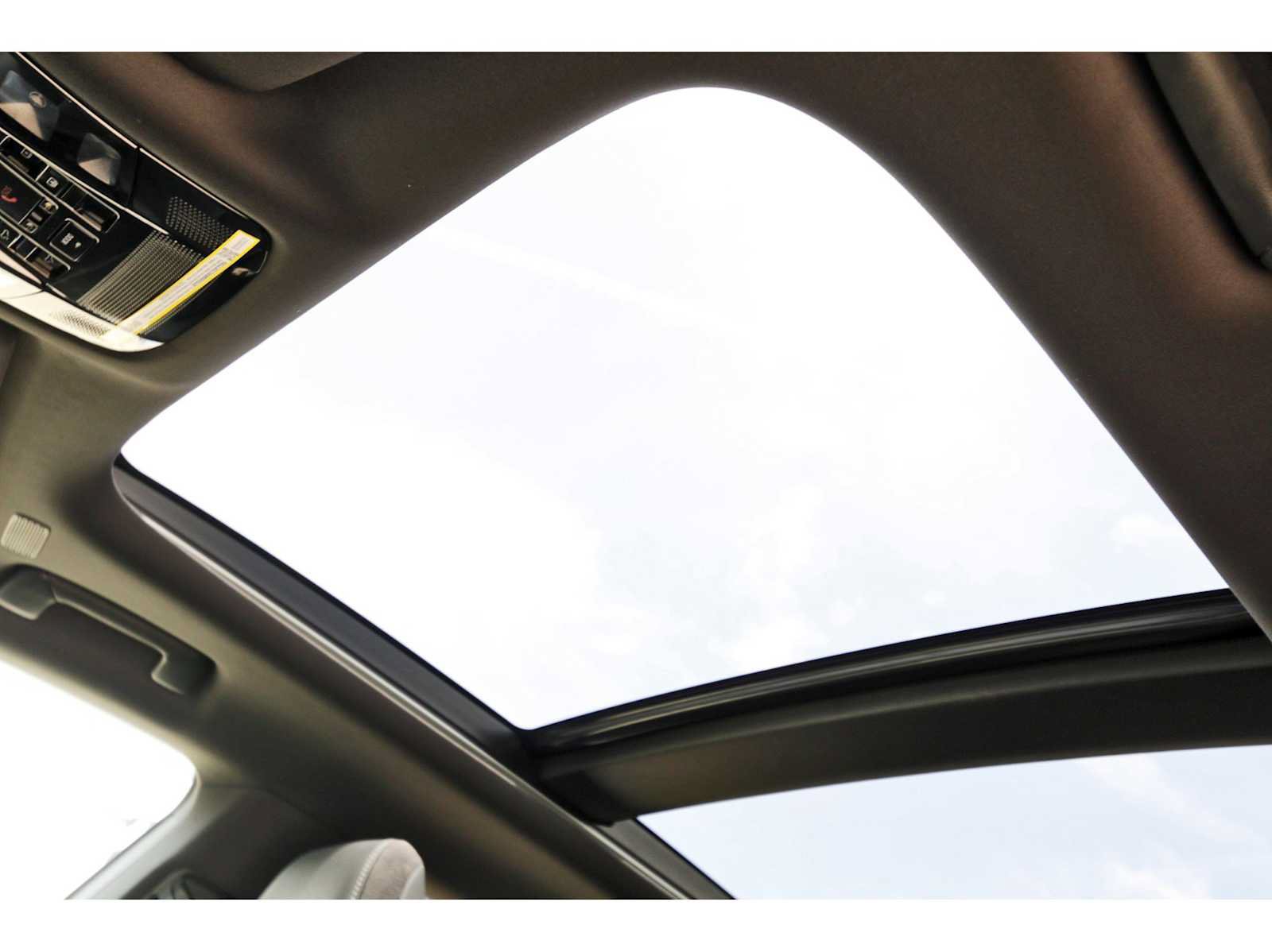 Used 2025 Lexus RX 450h AWD w/ Luxury Package image 28