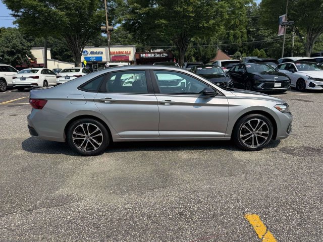 Certified 2022 Volkswagen Jetta Sport FWD image 9