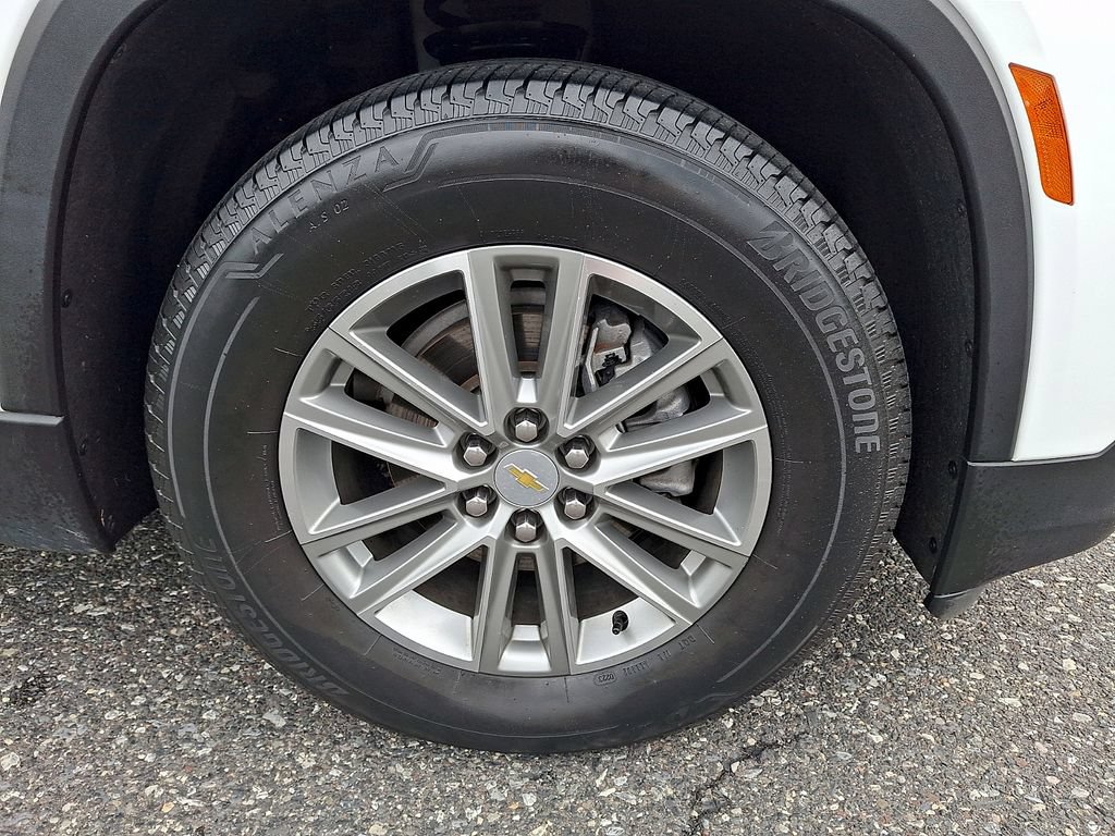 Used 2023 Chevrolet Traverse LT w/ LPO, Roadside Safety Package AWD/4WD image 8