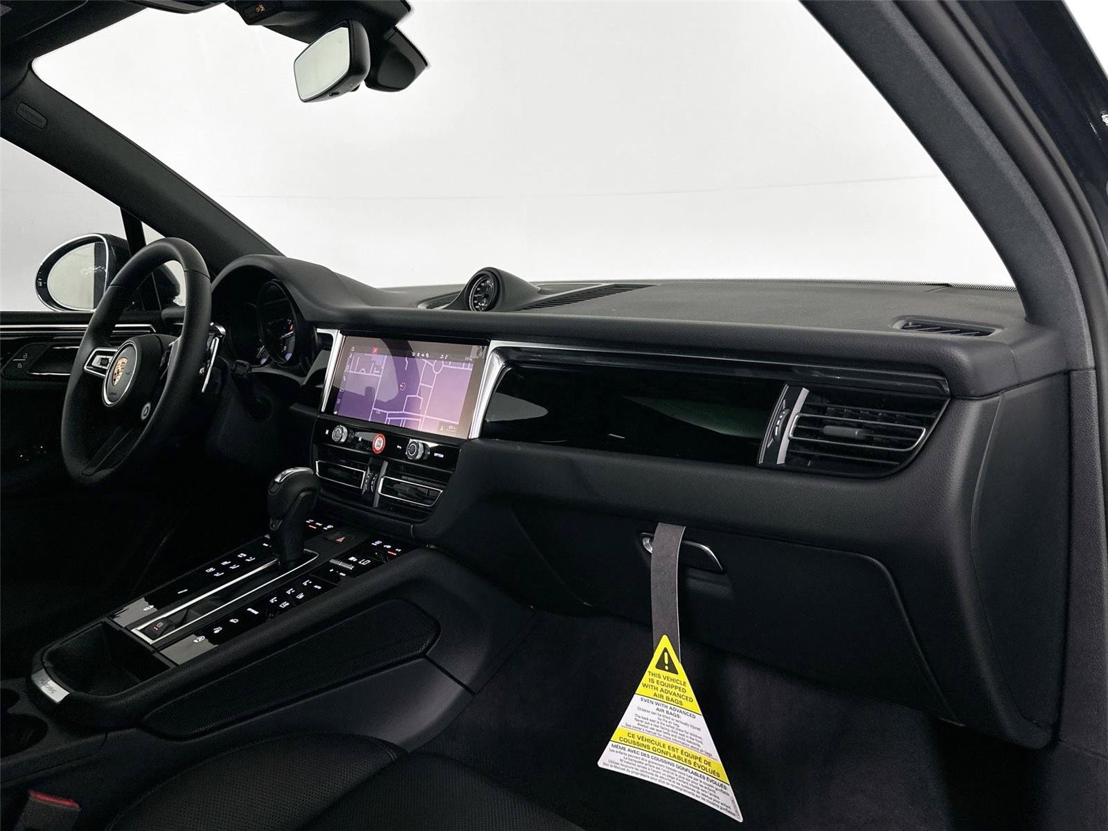 Certified 2026 Porsche Macan Turbo AWD/4WD image 29