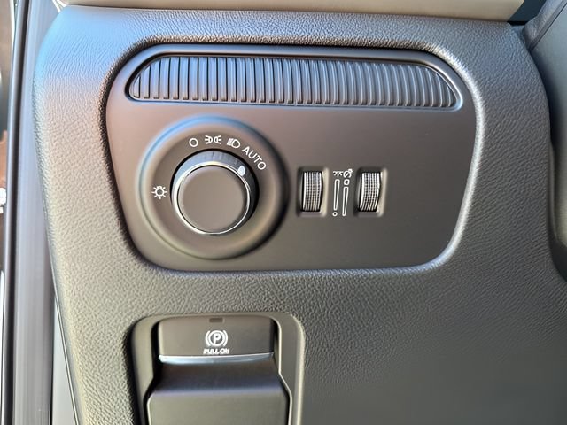 New 2026 Jeep Grand Wagoneer 4WD image 36