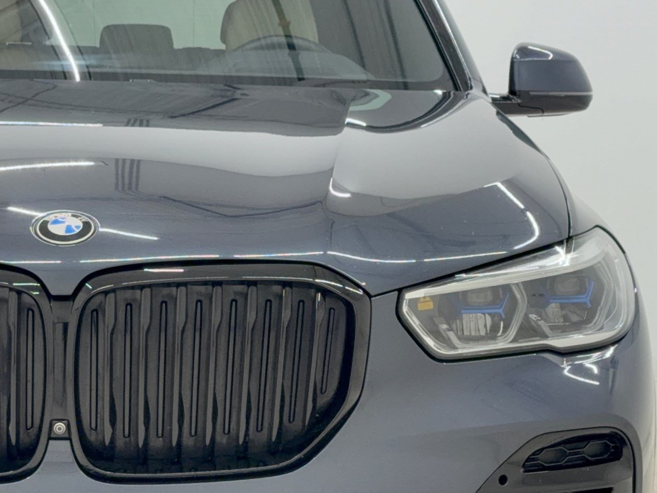 Used 2022 BMW X5 xDrive40i w/ M Sport Package AWD/4WD image 12
