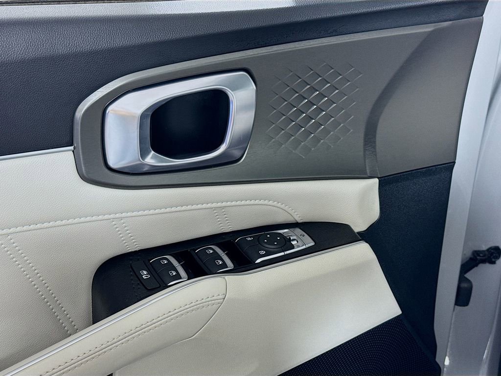 Used 2023 Kia Sorento SX image 18