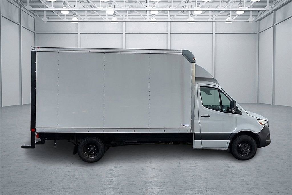 New 2024 Mercedes-Benz Sprinter 4500 image 3