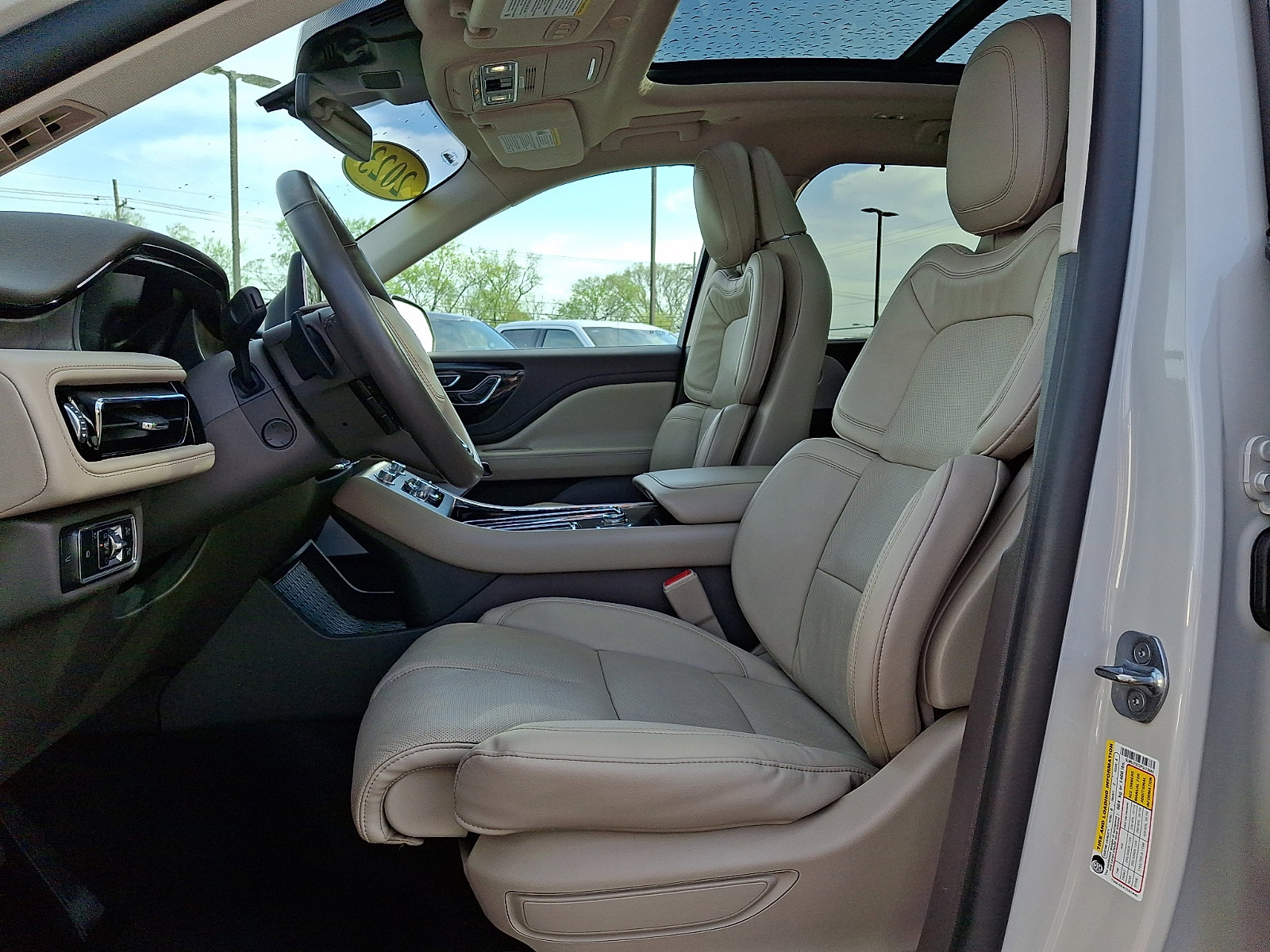 Certified 2023 Lincoln Aviator Reserve w/ Equipment Group 201A AWD/4WD image 14