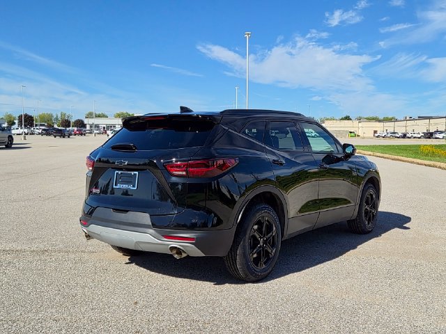 Used 2023 Chevrolet Blazer LT w/ Midnight/Sport Edition FWD image 5