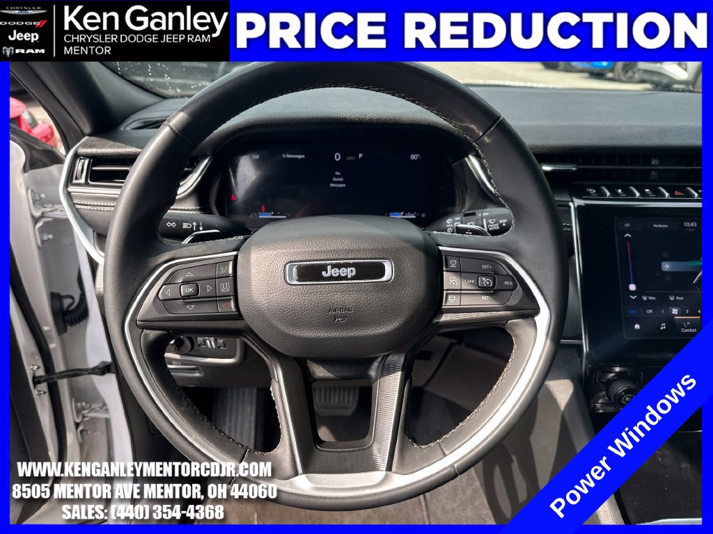 Used 2025 Jeep Grand Cherokee Laredo AWD/4WD image 15