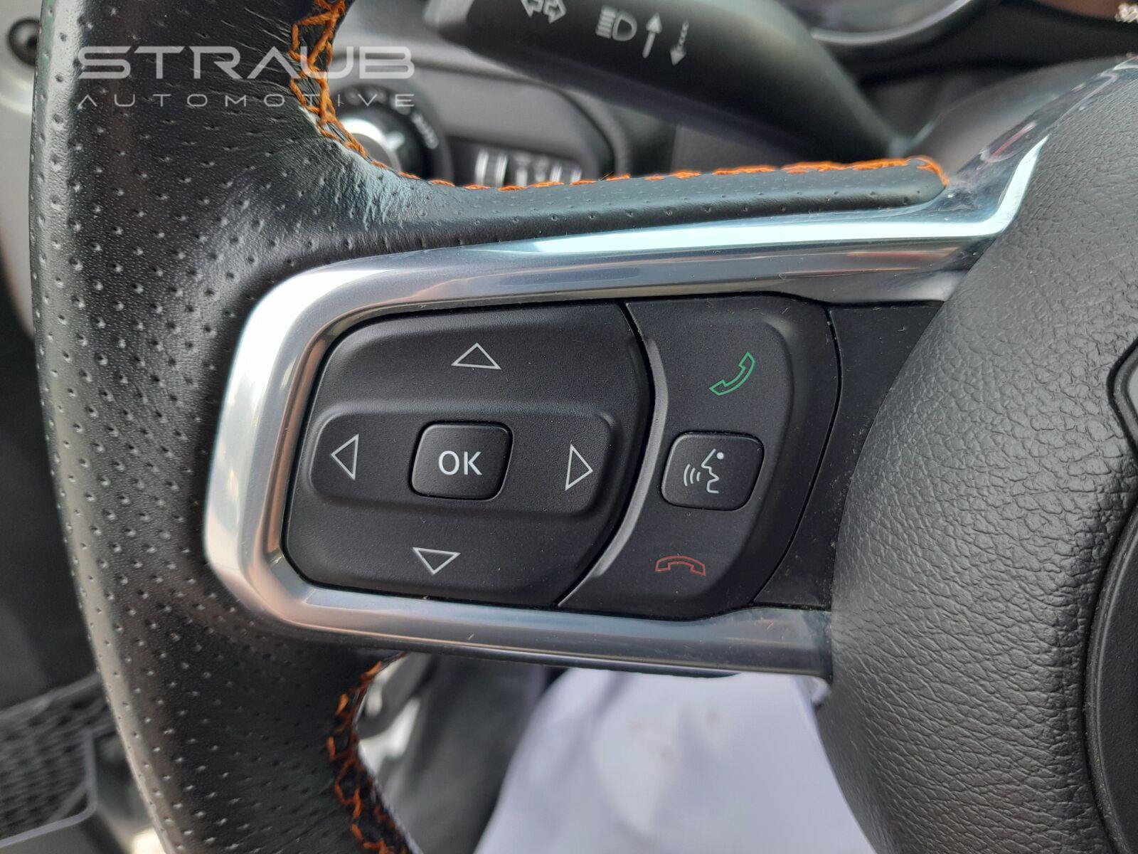 Used 2022 Jeep Gladiator Mojave w/ Cold Weather Group AWD/4WD image 14