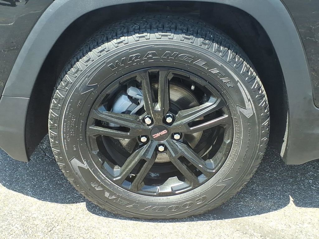 Certified 2024 GMC Terrain AT4 w/ Tech Package AWD/4WD image 12
