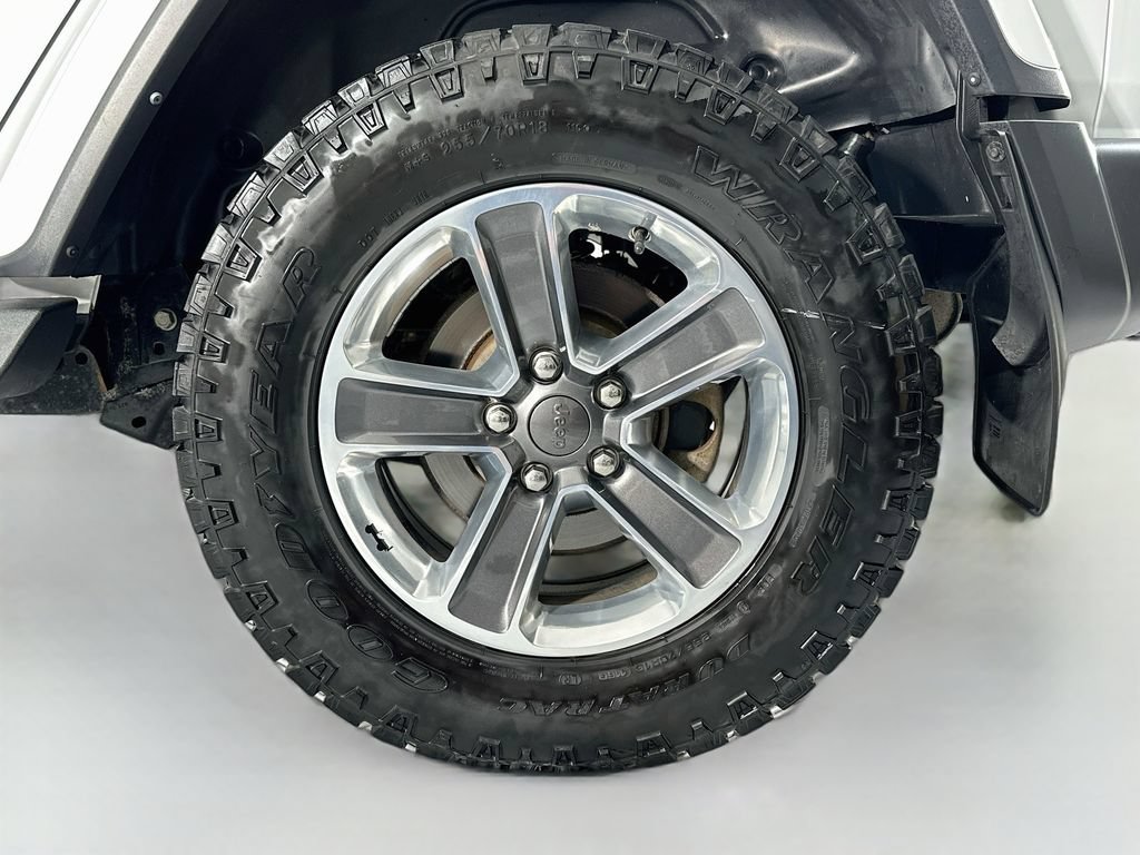 Used 2022 Jeep Wrangler Unlimited Sahara w/ Cold Weather Group AWD/4WD image 32