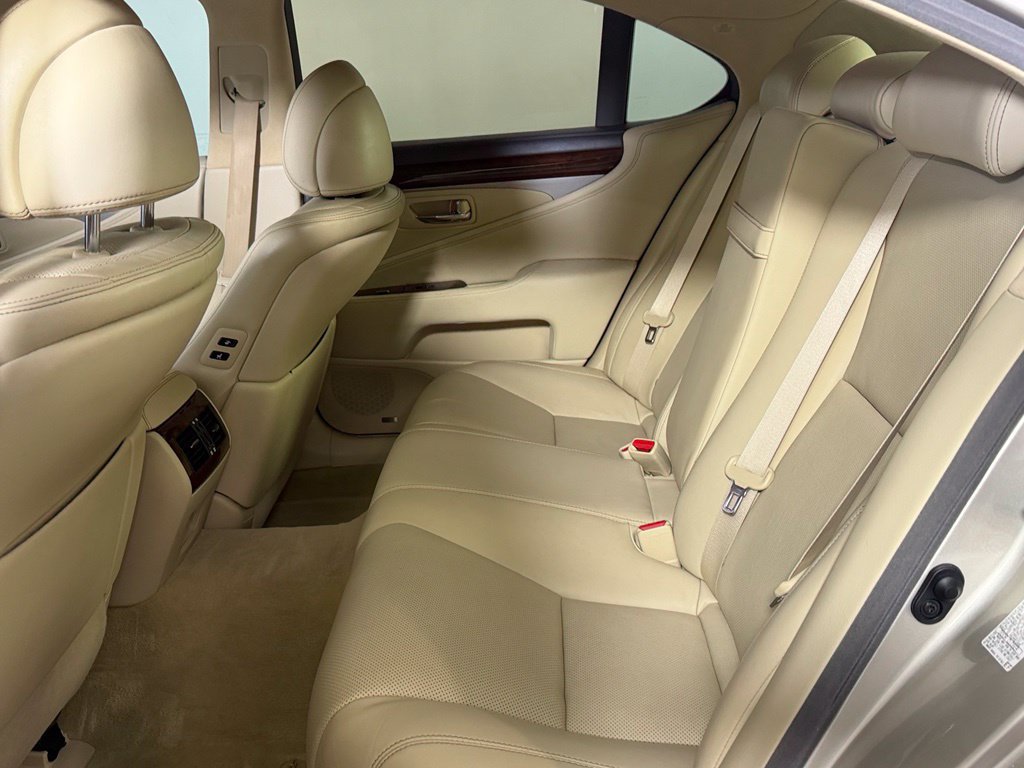 Used 2016 Lexus LS 460 w/ Comfort Package RWD image 20