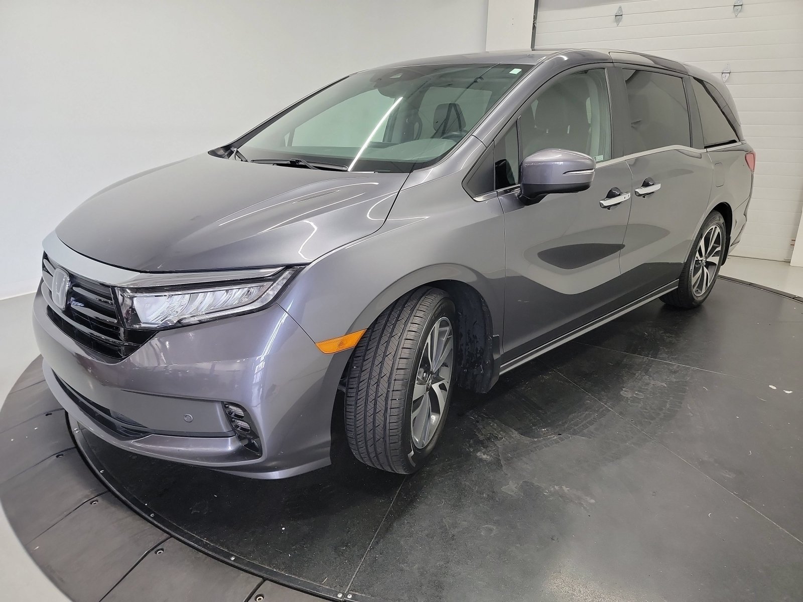 Certified 2023 Honda Odyssey Touring image 3