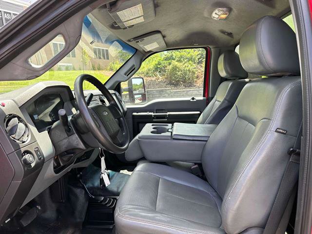 Used 2014 Ford F550 4x4 Regular Cab Super Duty image 11