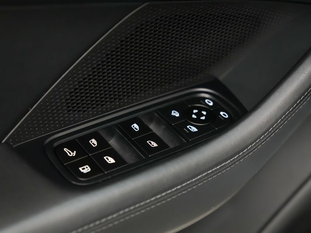 Used 2025 Porsche Panamera 4 E-Hybrid AWD/4WD image 23