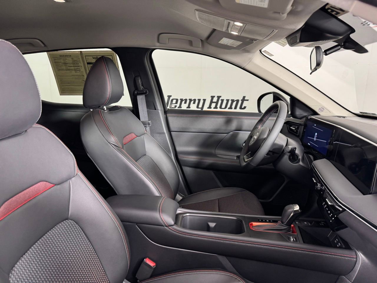 Used 2025 Nissan Kicks SR FWD image 45