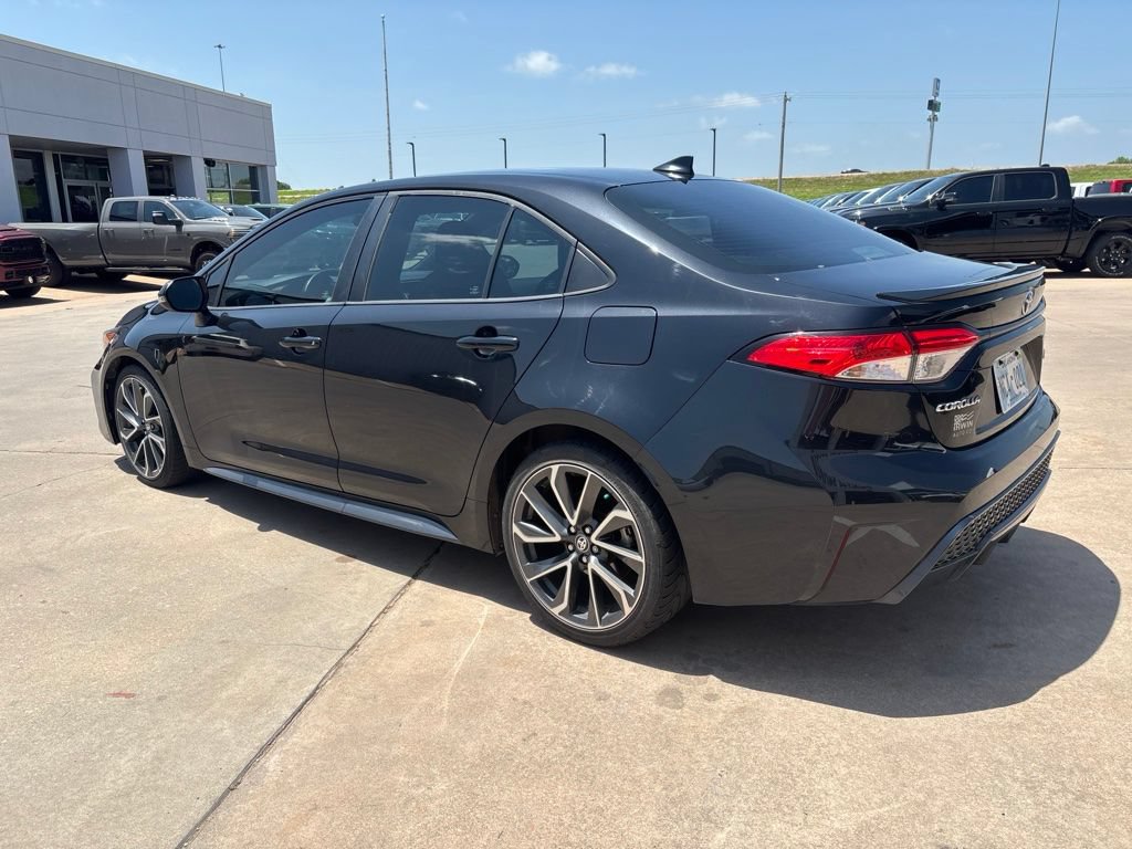 Used 2020 Toyota Corolla SE w/ SE Premium Package FWD image 4