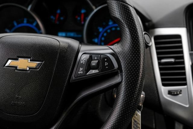 Used 2015 Chevrolet Cruze LT FWD image 20