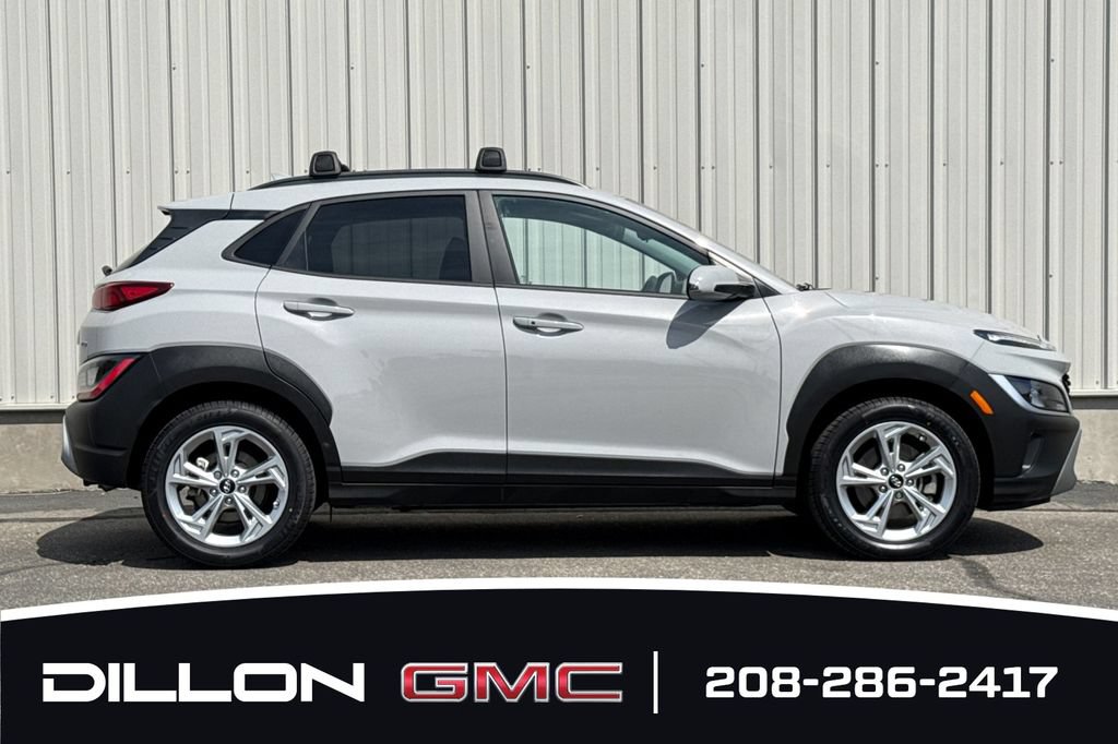 Used 2022 Hyundai Kona SEL w/ Cargo Package AWD/4WD image 3