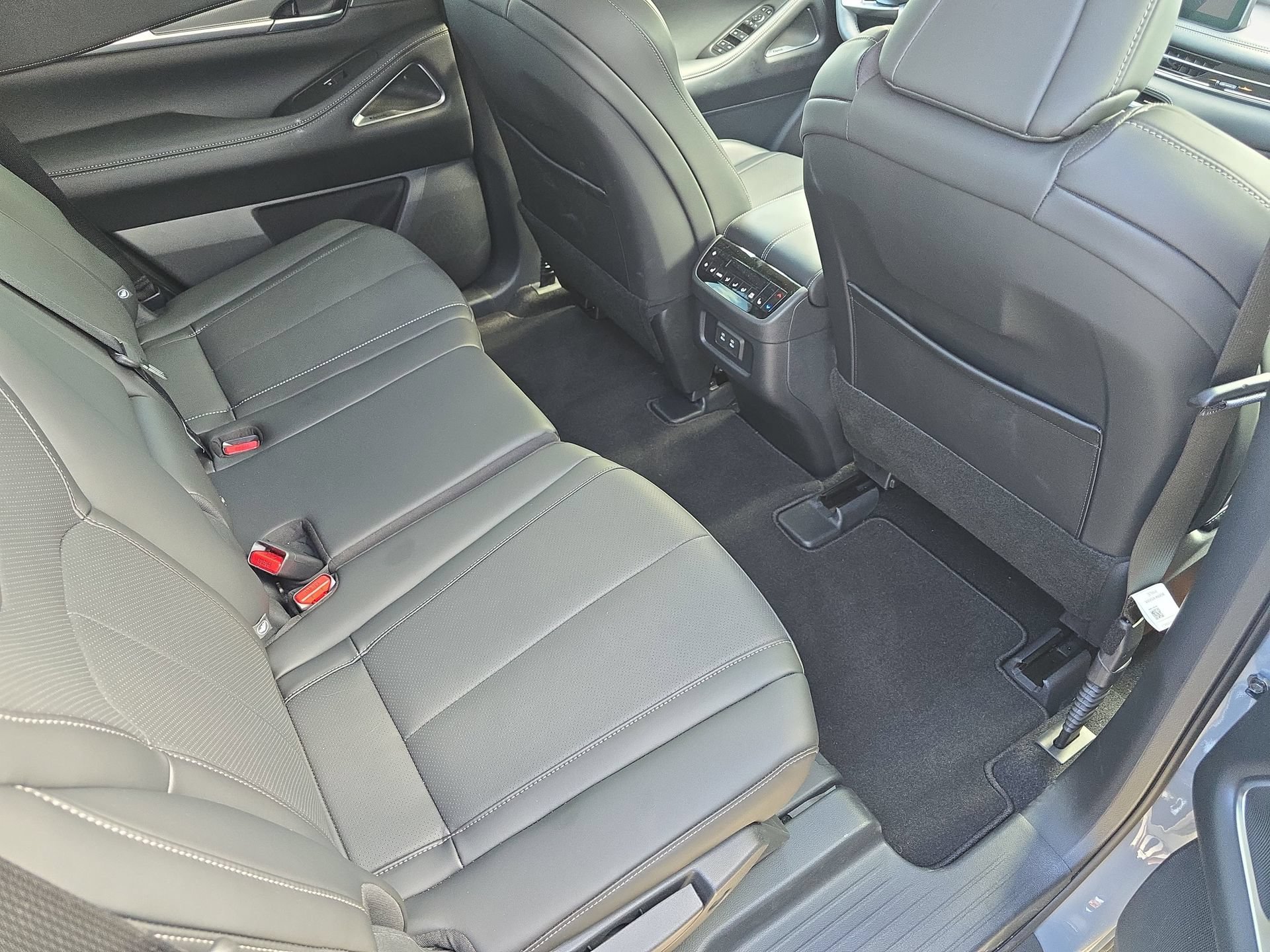 Certified 2026 INFINITI QX60 Luxe w/ Cargo Package AWD/4WD image 11