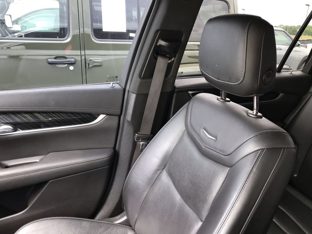 Used 2021 Cadillac XT6 Premium Luxury FWD image 24