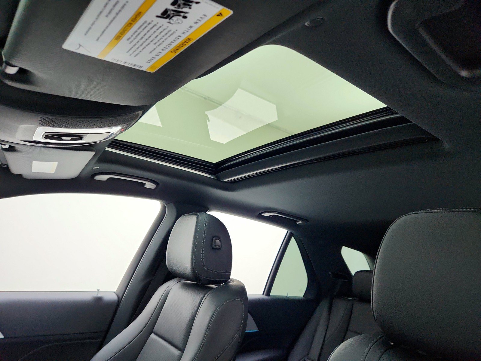 Certified 2022 Mercedes-Benz GLE 350 4MATIC w/ Premium Package image 18