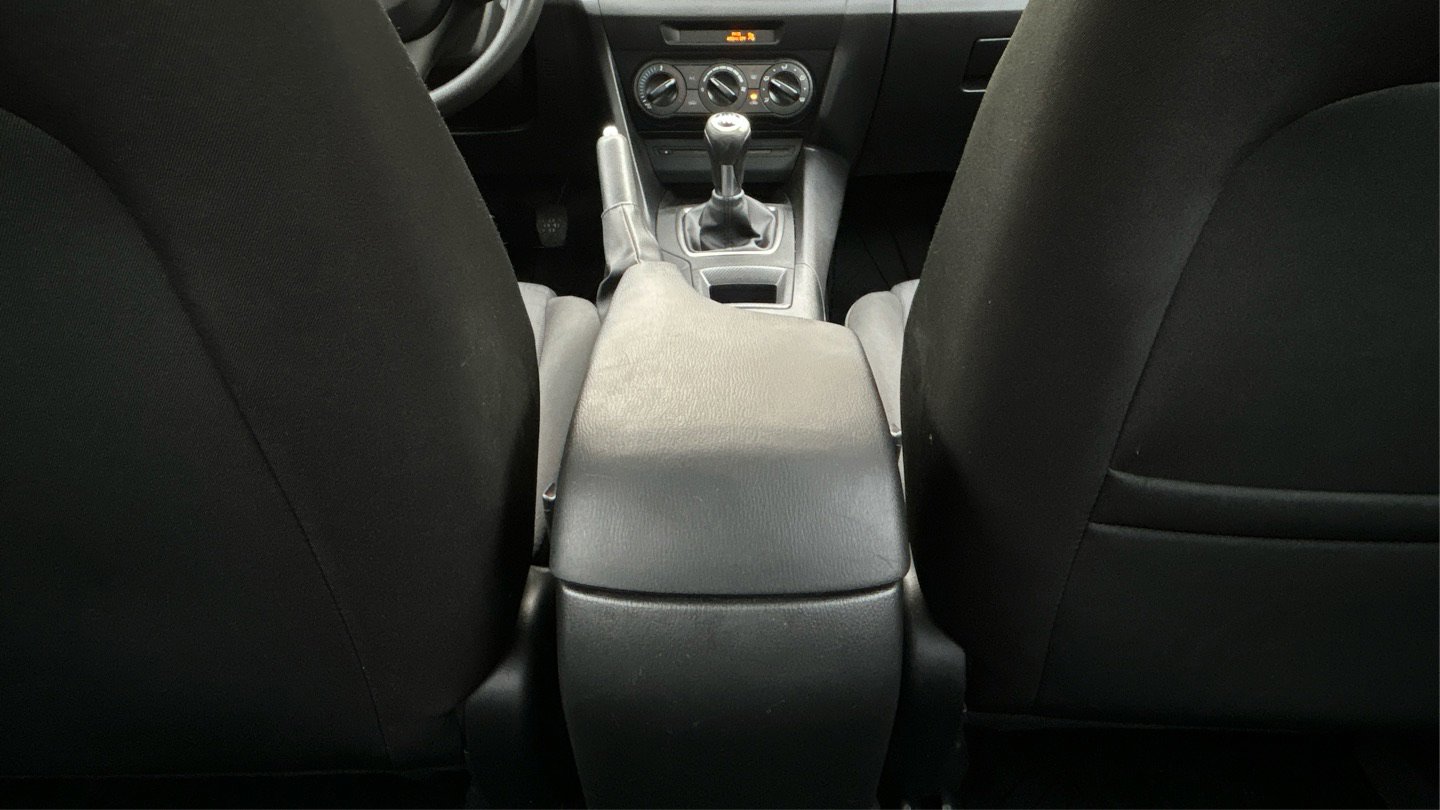 Used 2014 MAZDA MAZDA3 i Sport image 27