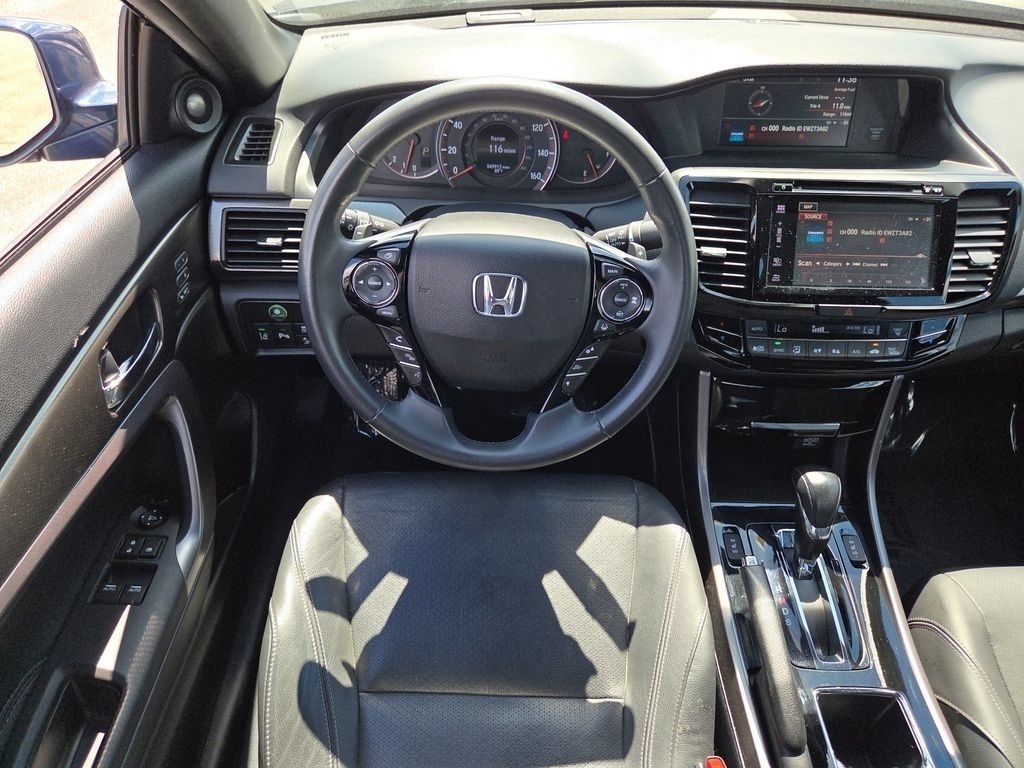 Used 2016 Honda Accord Touring image 4
