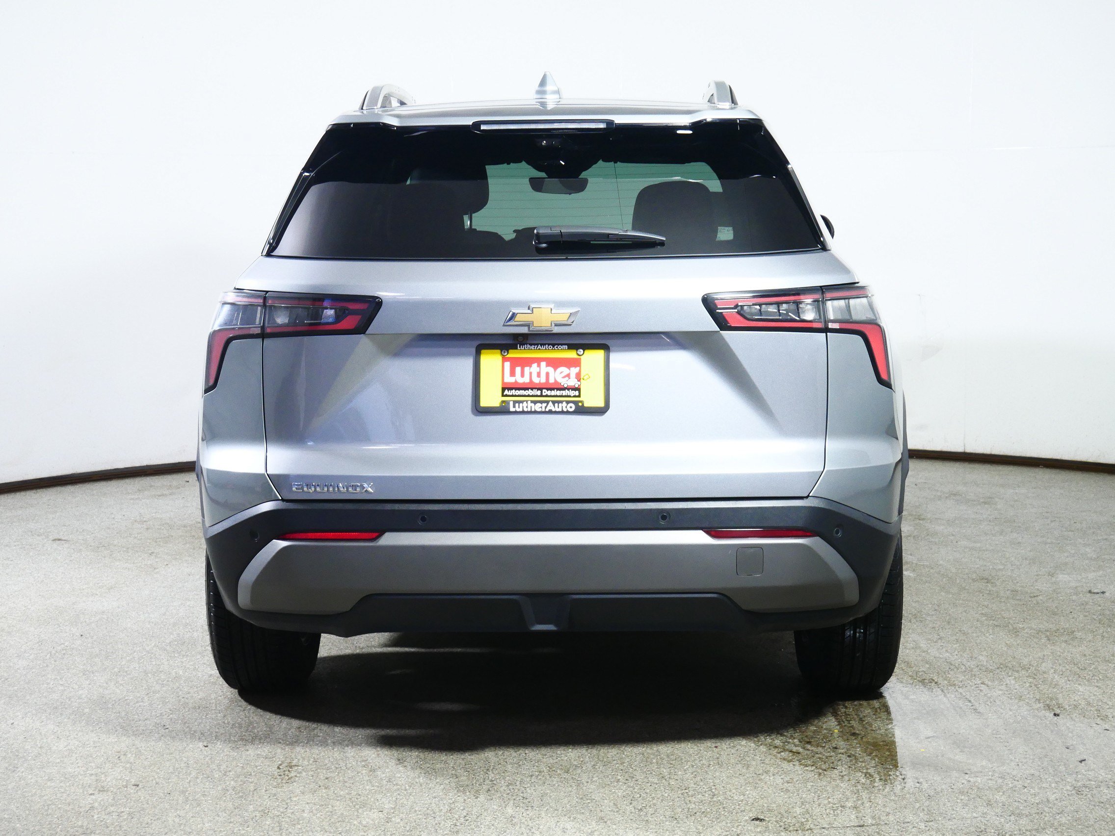 Used 2025 Chevrolet Equinox LT w/ Convenience Package II FWD image 6