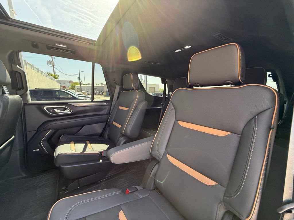 Used 2024 GMC Yukon AT4 w/ Technology Package image 8