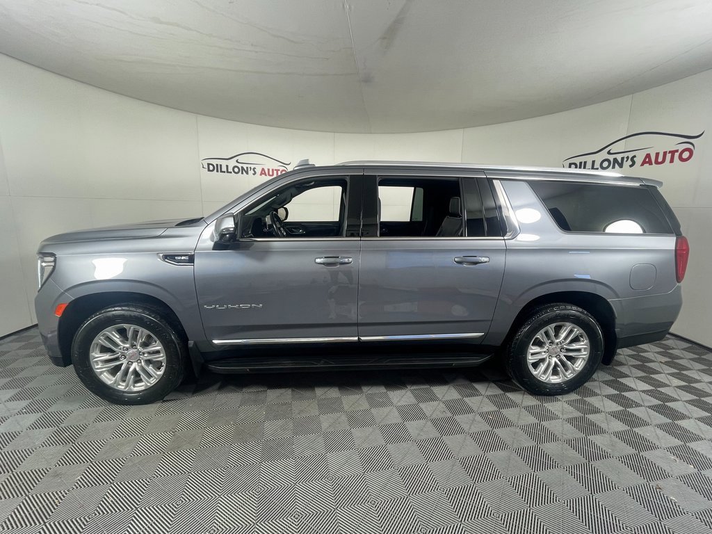 Used 2022 GMC Yukon XL SLT w/ SLT Premium Package image 3