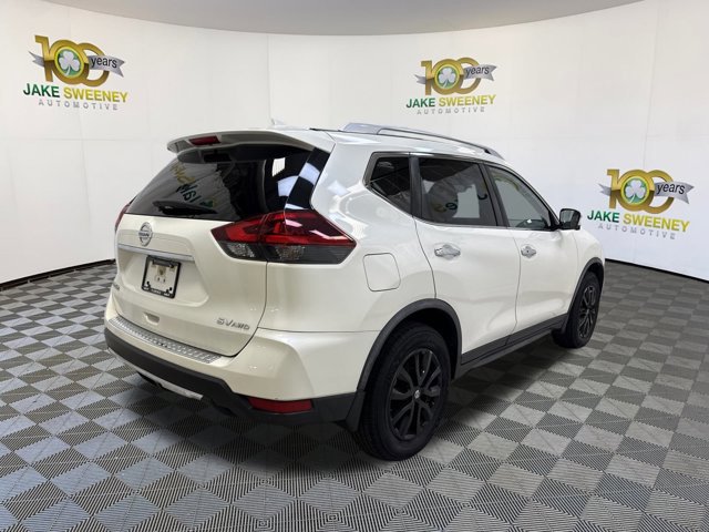 Used 2018 Nissan Rogue SV w/ Sun & Sound Touring Package image 10