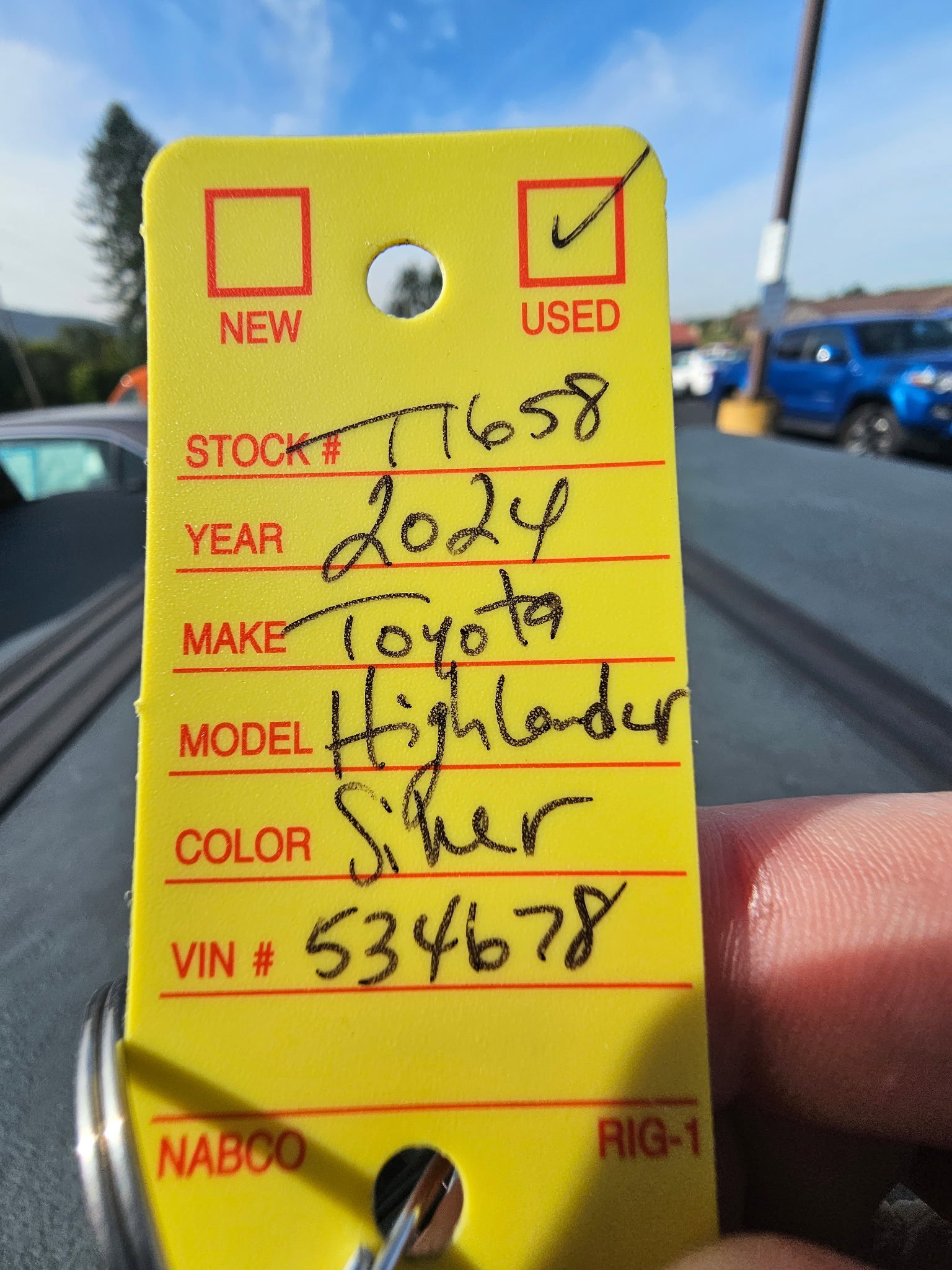 Used 2024 Toyota Highlander XLE image 14