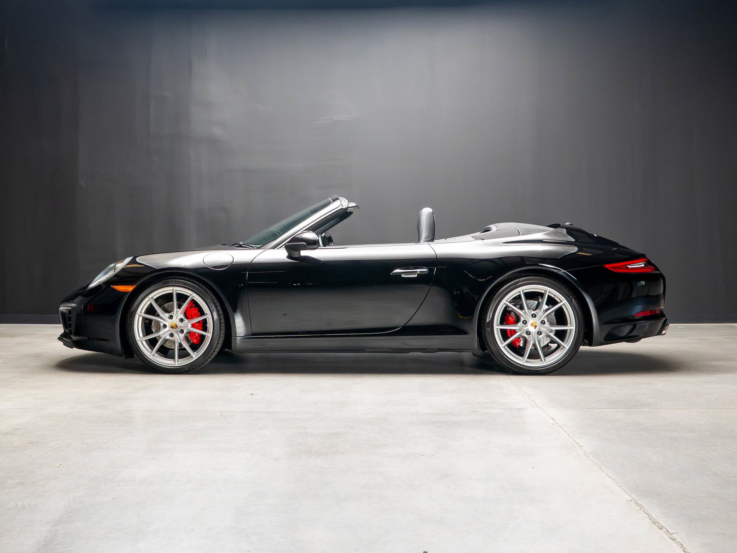 Certified 2017 Porsche 911 Carrera w/ Light Design Package RWD image 2