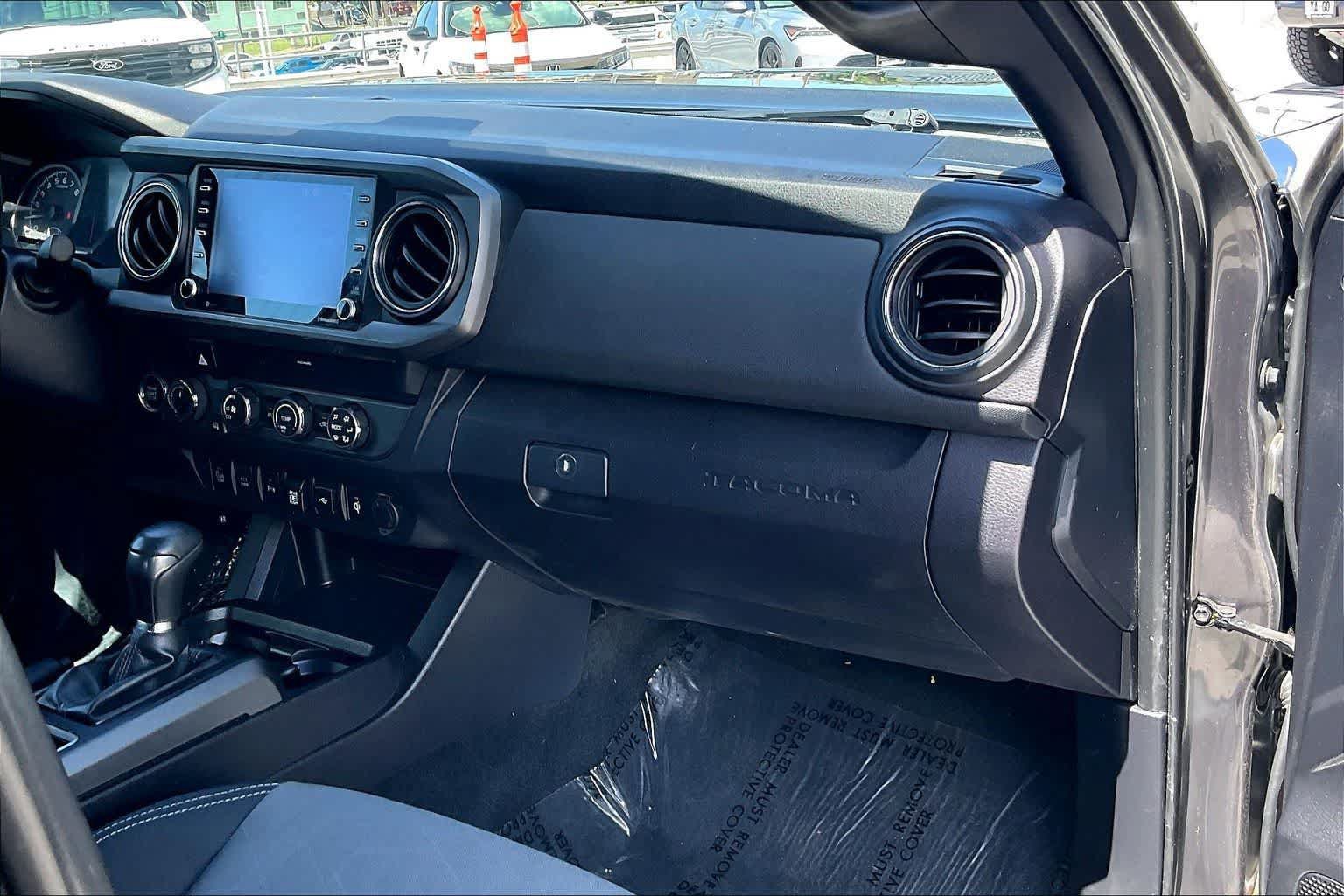 Used 2020 Toyota Tacoma TRD Off-Road w/ Technology Package AWD/4WD image 23