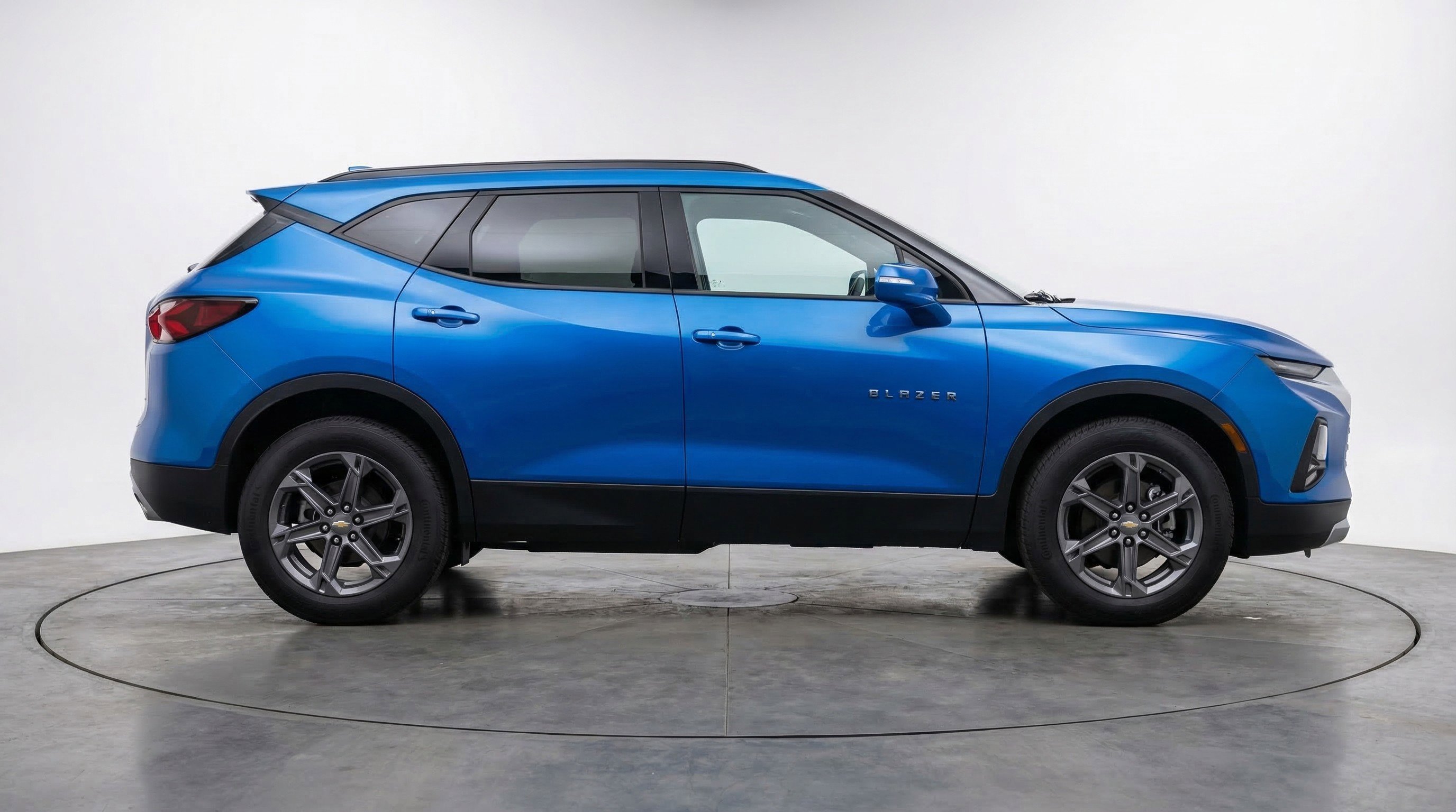 Used 2025 Chevrolet Blazer LT FWD image 11