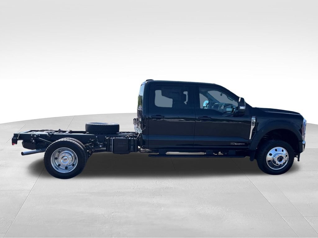 New 2026 Ford F550 4x4 Crew Cab image 6