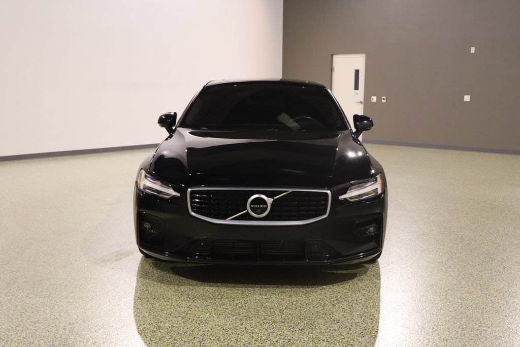 Used 2020 Volvo S60 T5 Momentum FWD image 2