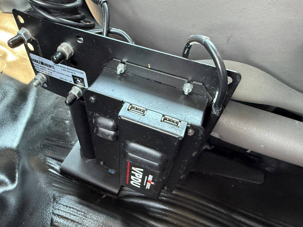 Used 2021 Chevrolet Express 2500 RWD image 34