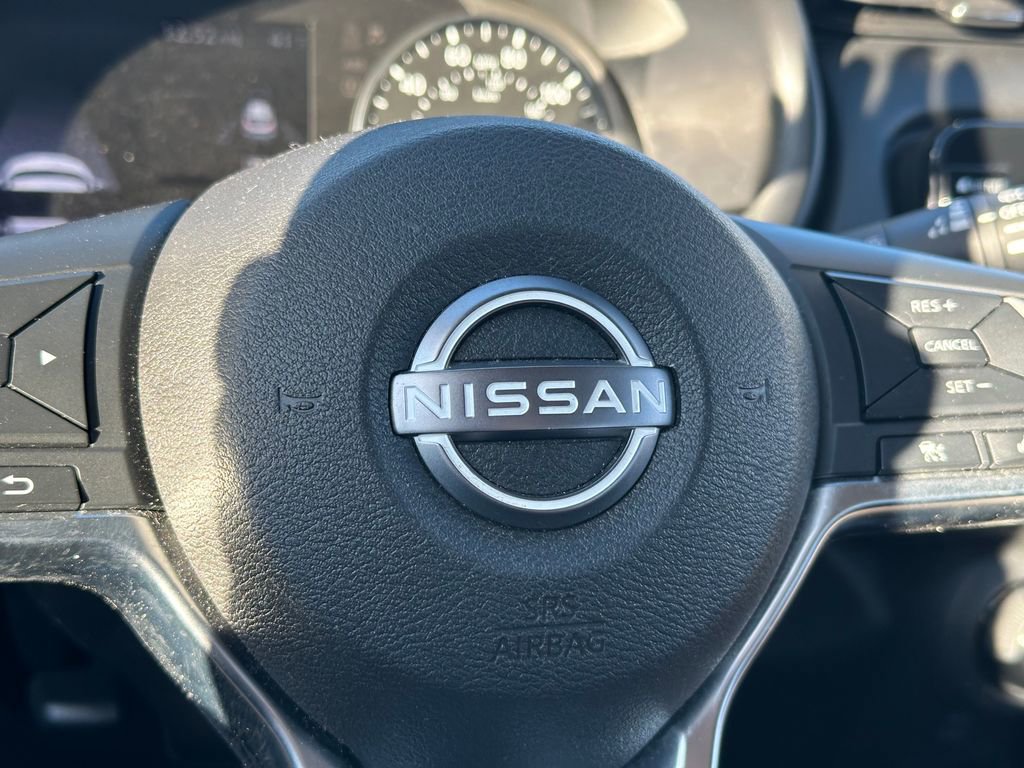 Used 2024 Nissan Kicks SR image 54