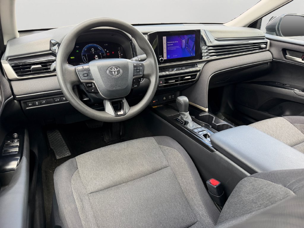 Used 2025 Toyota Camry LE FWD image 13