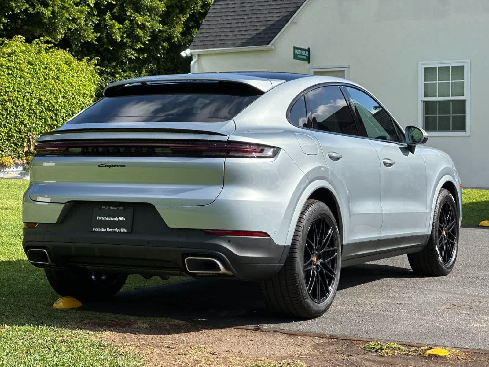 New 2026 Porsche Cayenne Coupe AWD/4WD image 8