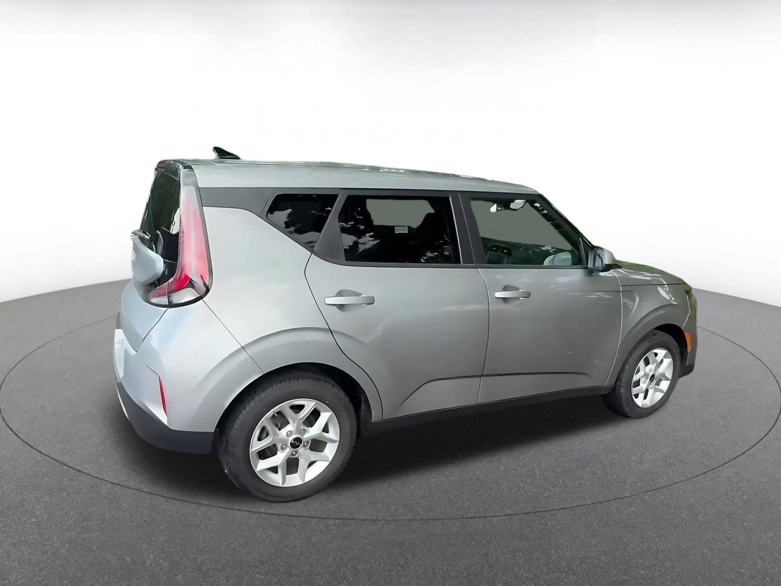 Used 2025 Kia Soul LX w/ LX Technology Package FWD image 15
